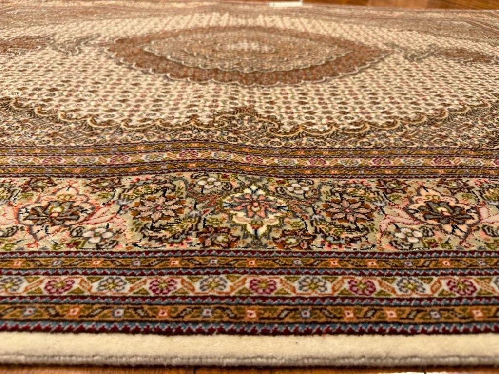 4'9"x6'9" Tabriz, Classic
