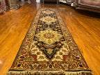 2'7"x9'11" Bergama, Tribal
