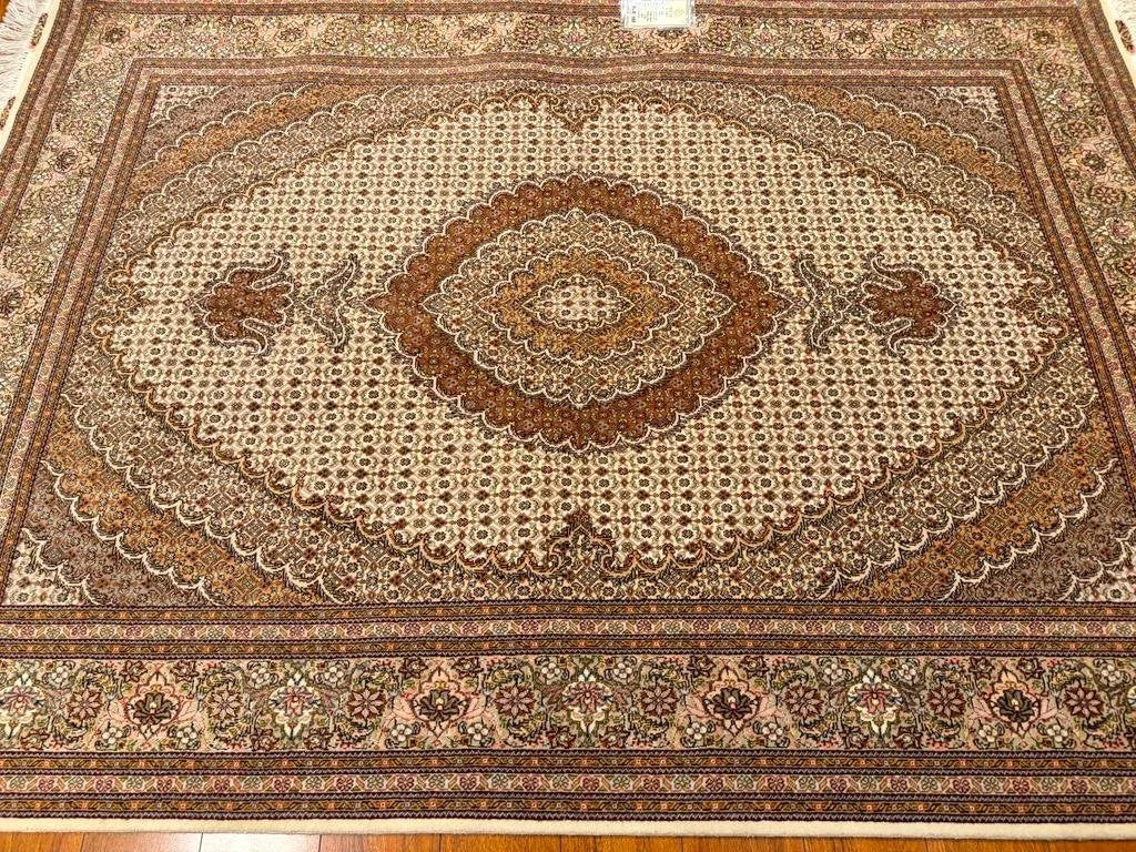 4'9"x6'9" Tabriz, Classic