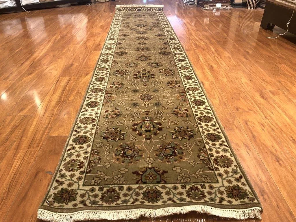 2'7"x12' Tabriz, Classic