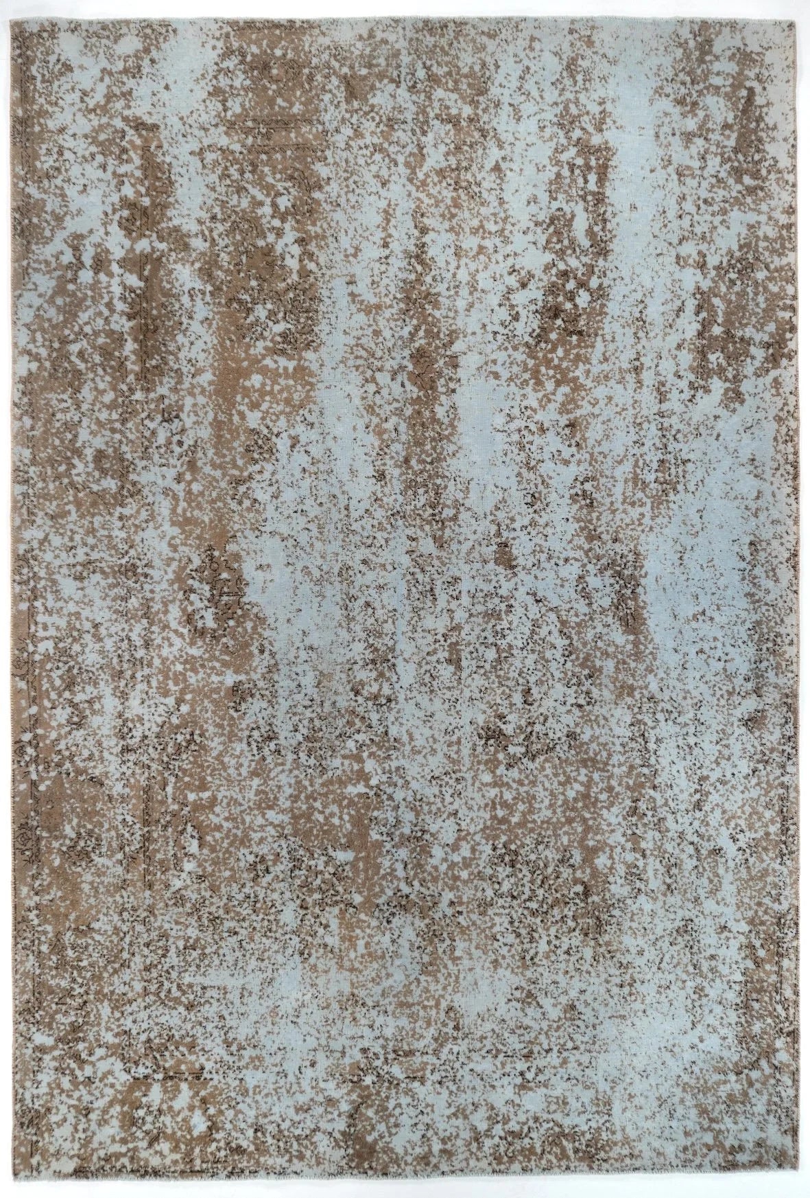 7'2"x10'6" Vintage, Transitional