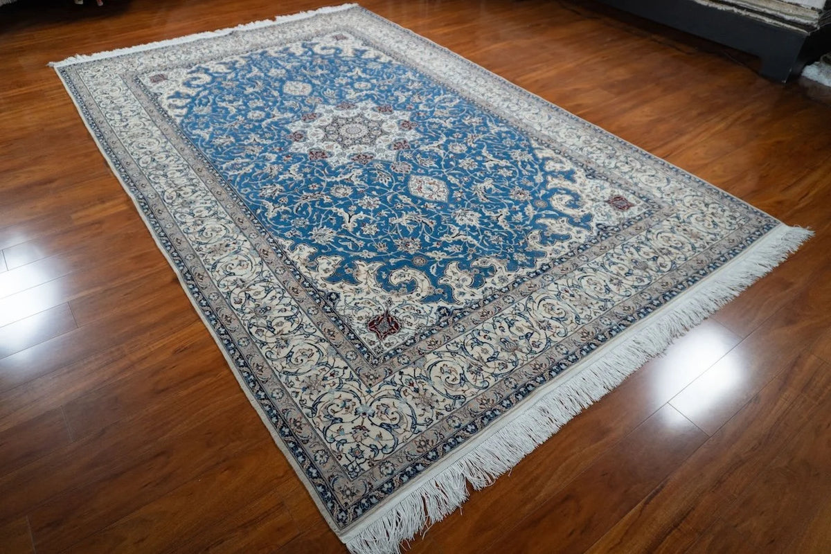 7'x11'5" Naein, Classic