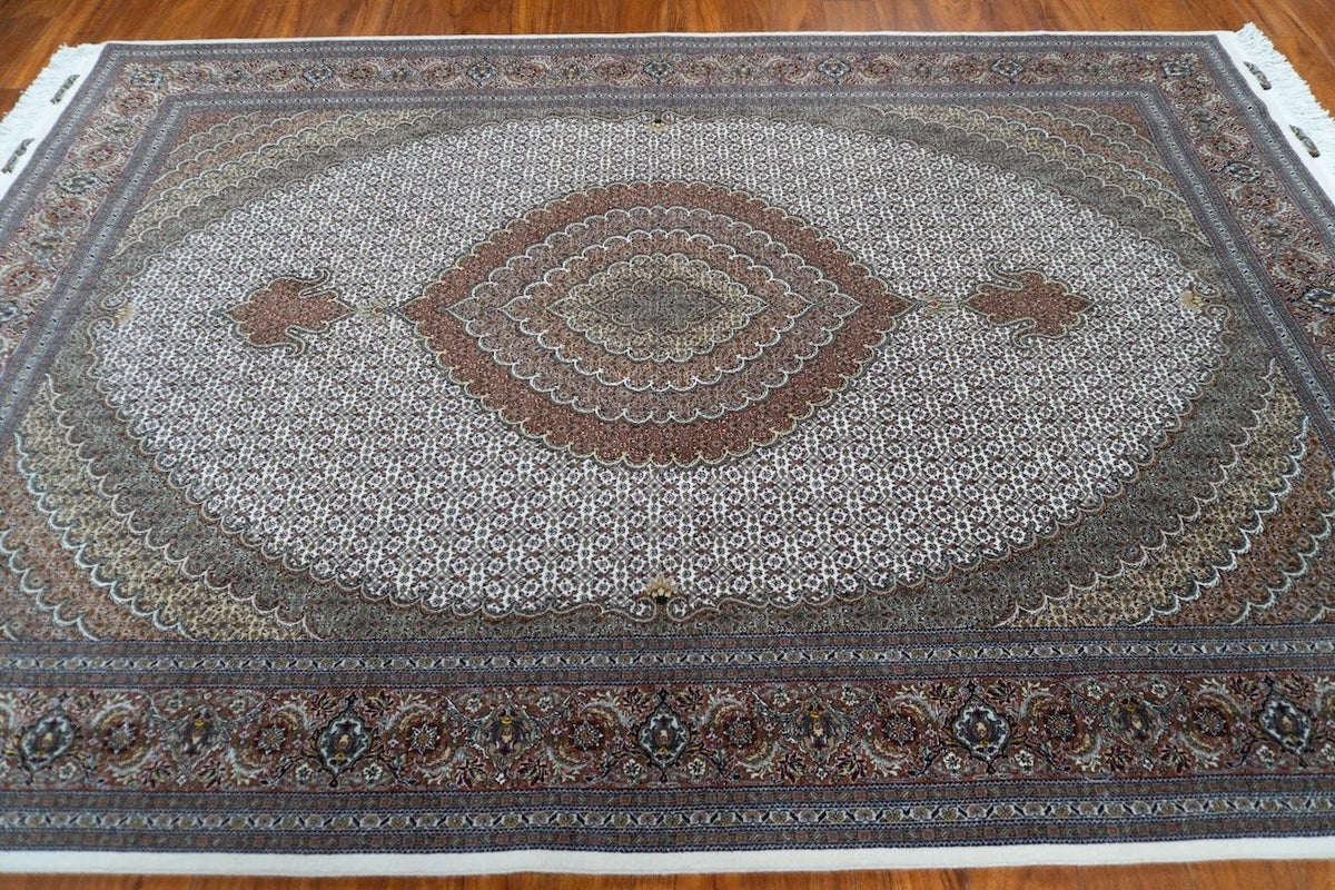 6'8"x10'1" Tabriz