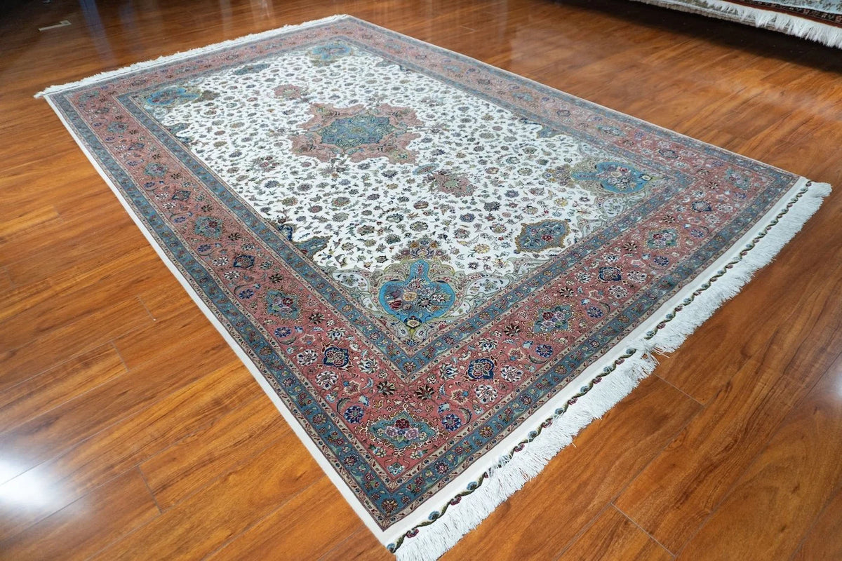 6'9"x10' Tabriz, Classic