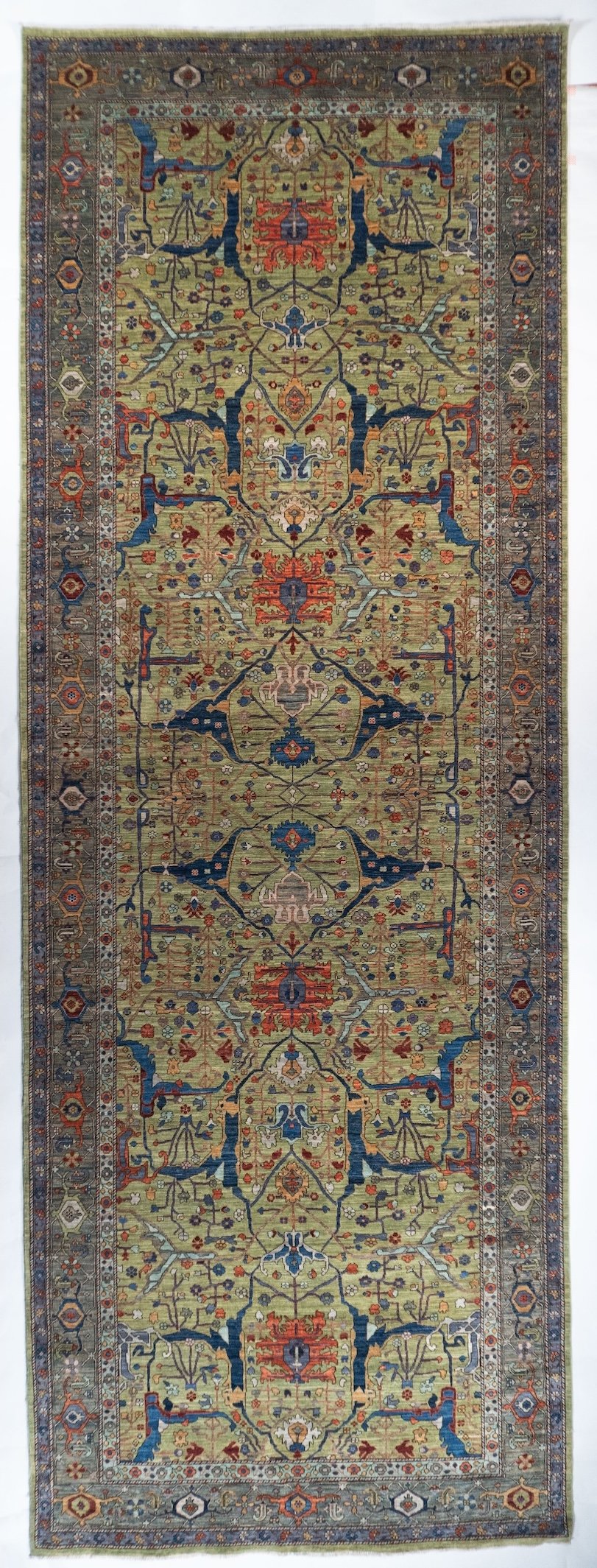 5'10"x16'4" Farahan, Classic