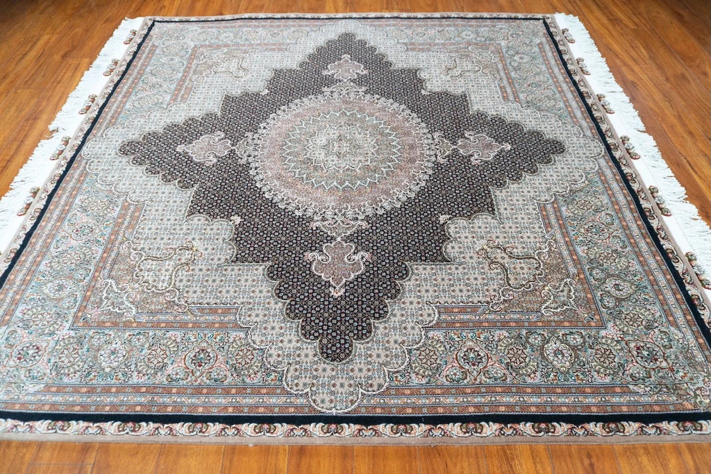6'6"x6'6" Tabriz, Classic