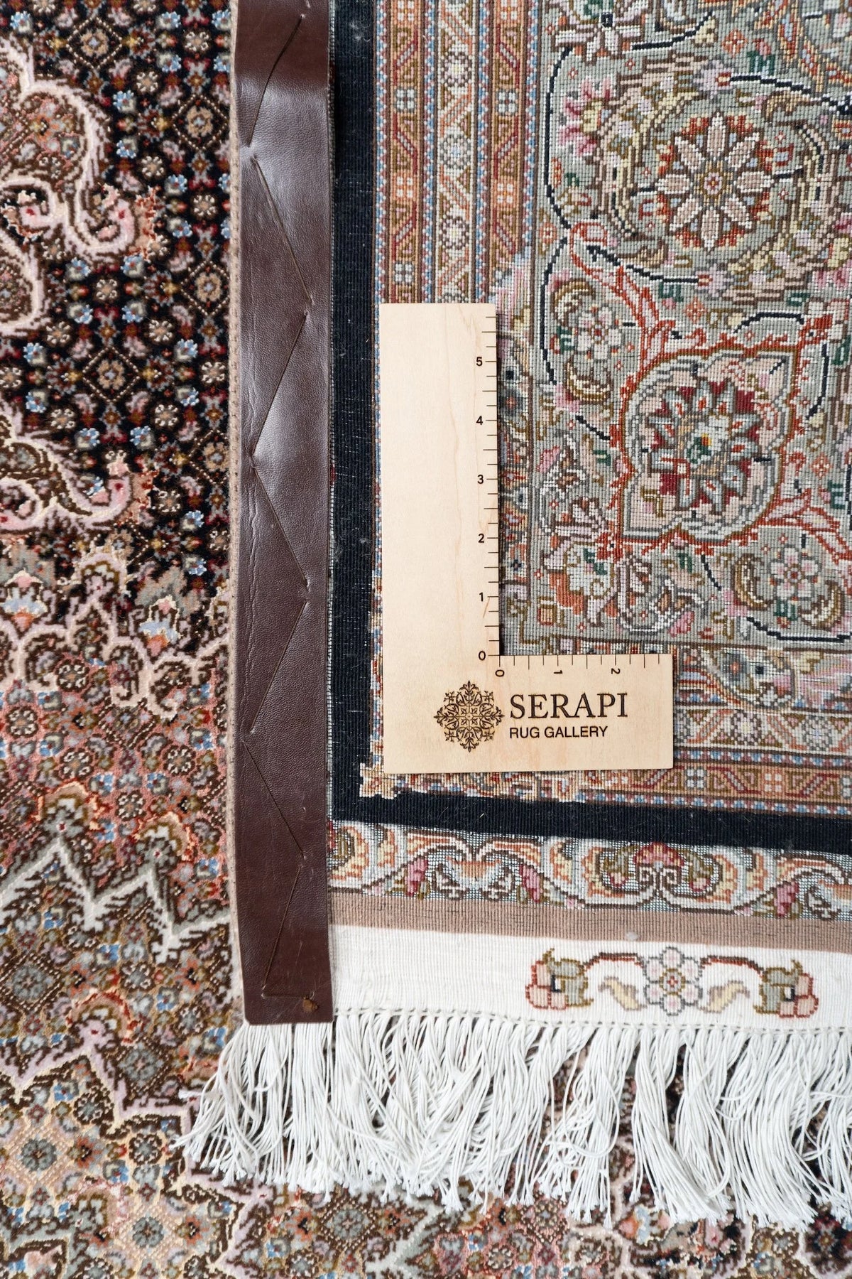 6'6"x6'6" Tabriz, Classic