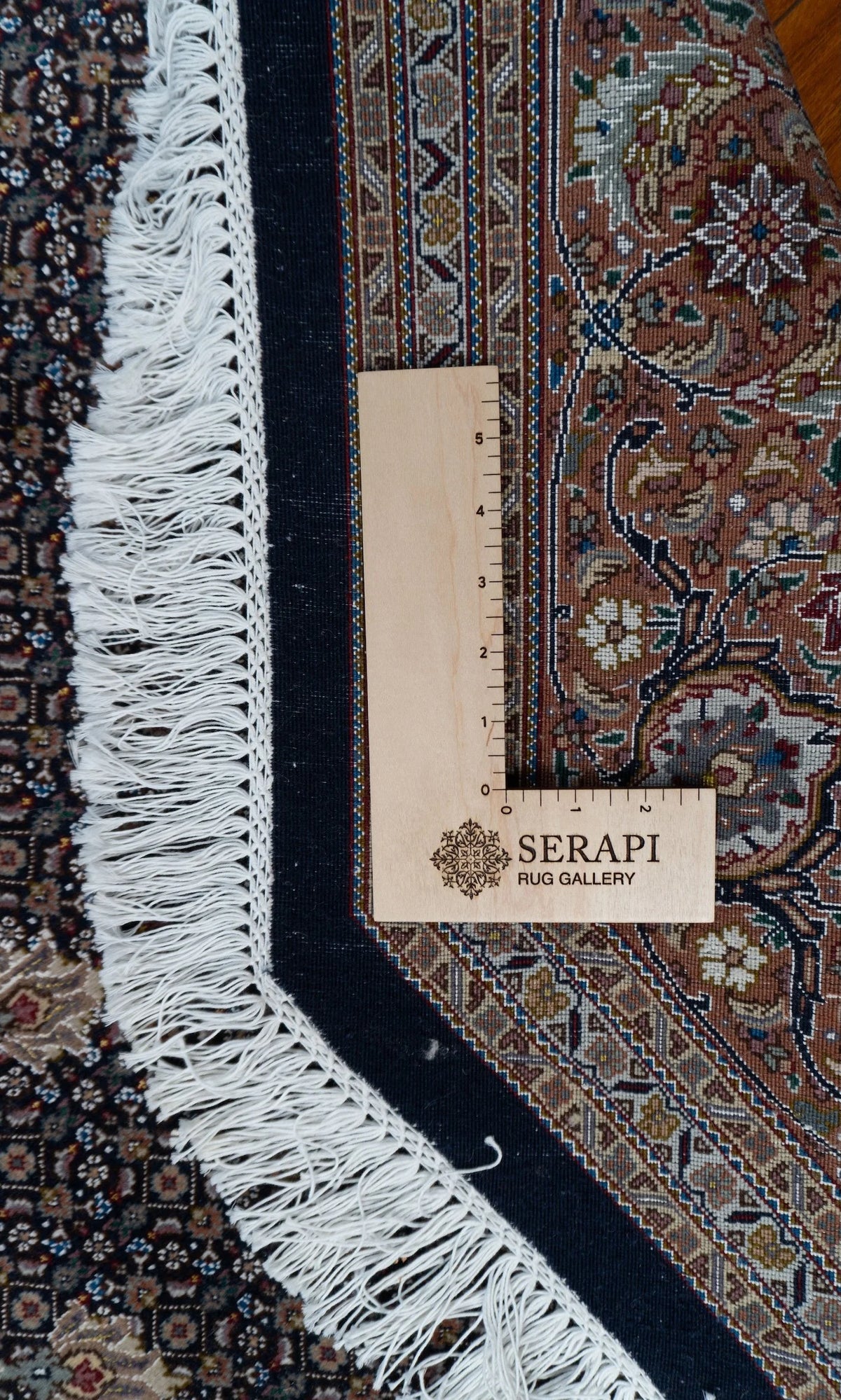 7'x7' Tabriz, Classic