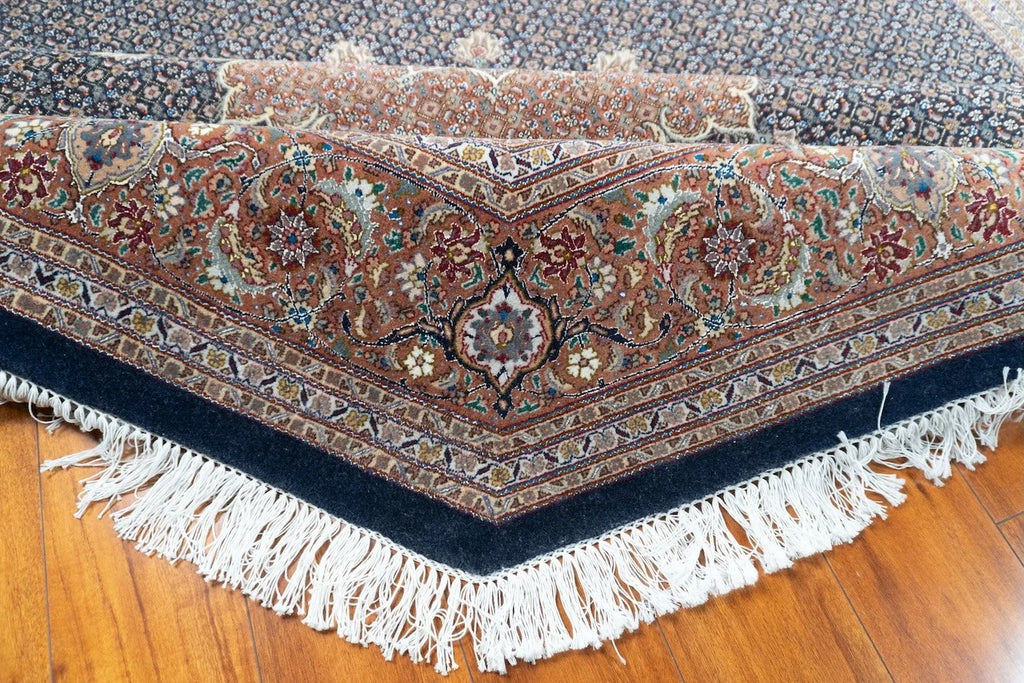 7'x7' Tabriz, Classic