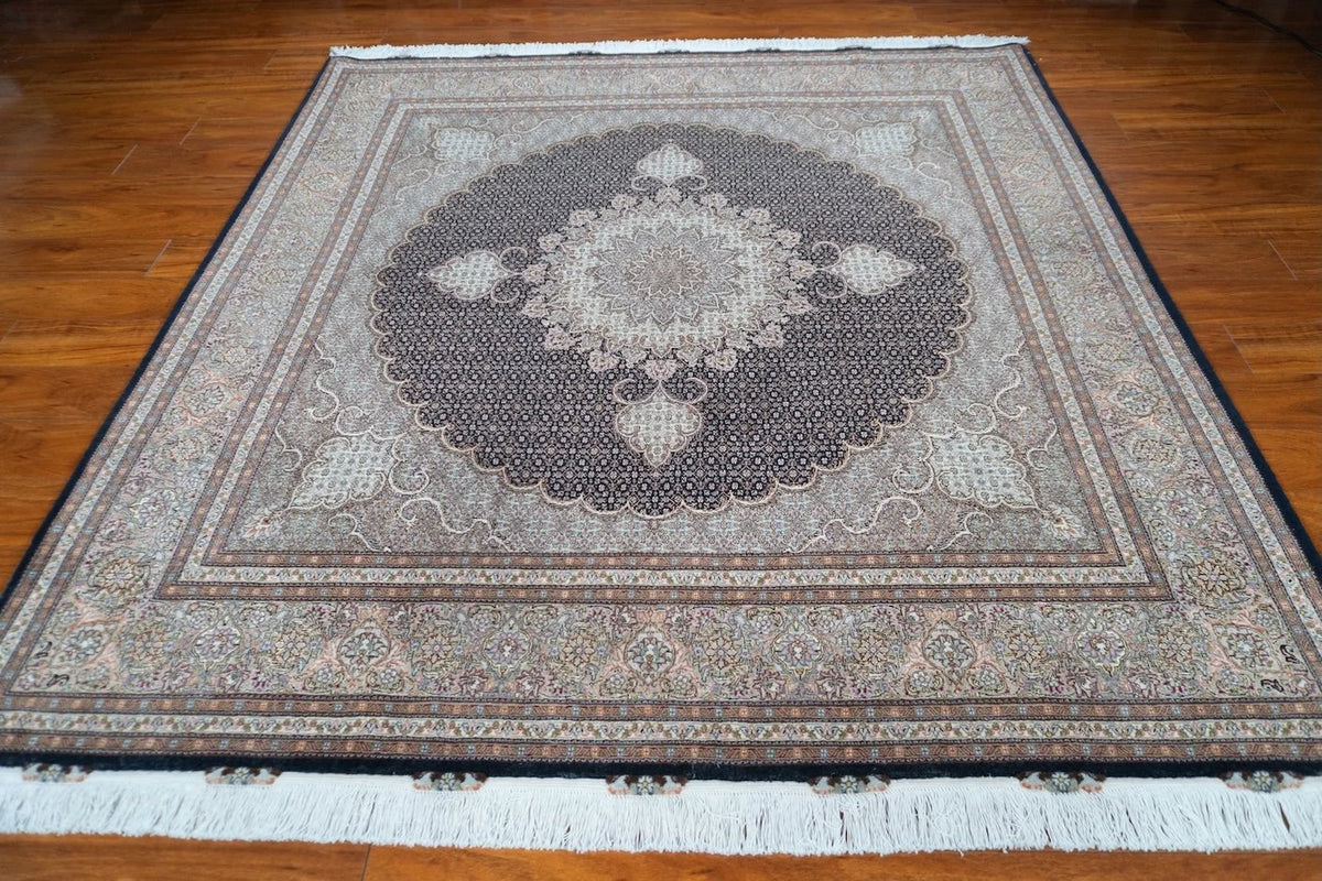 6'6"x6'6" Tabriz, Classic