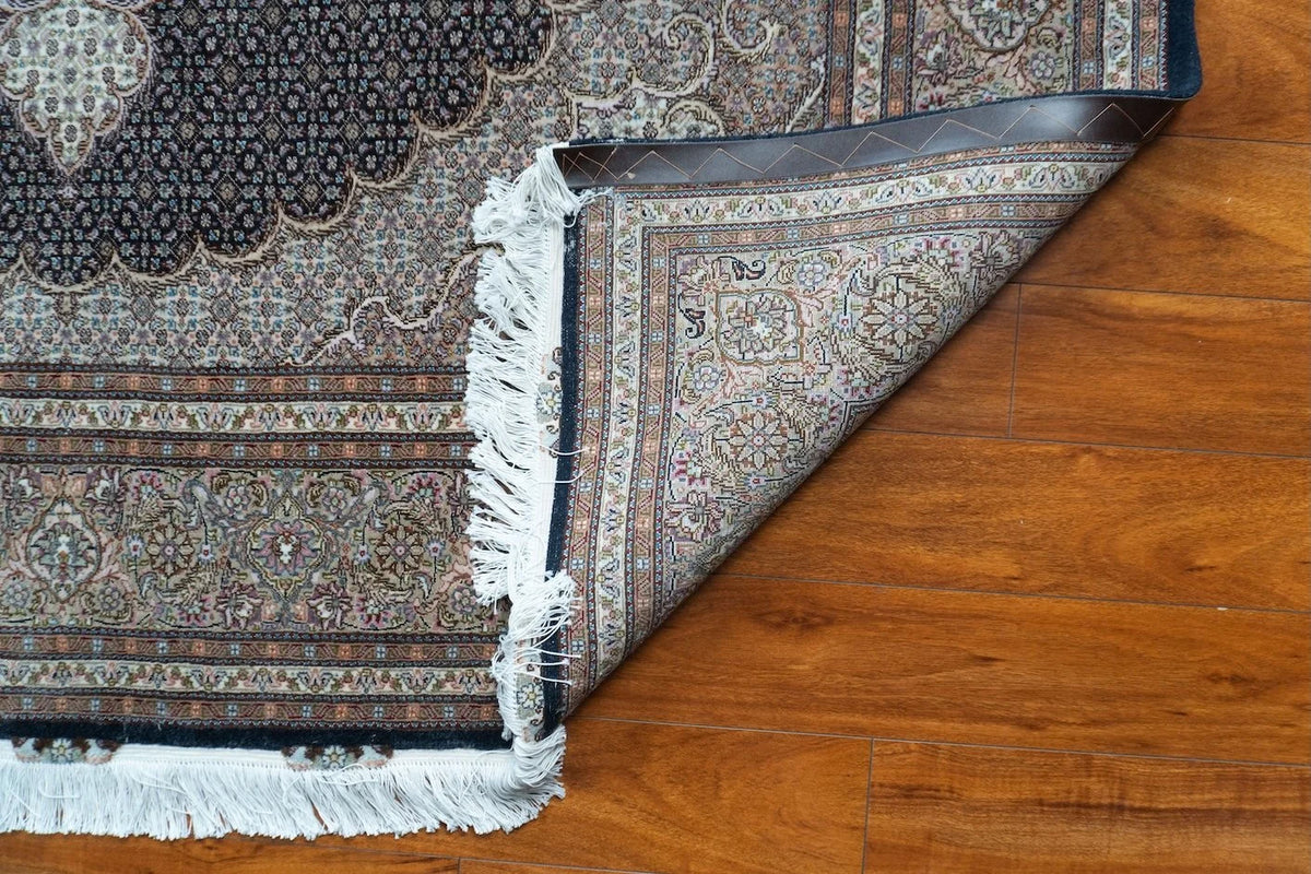6'6"x6'6" Tabriz, Classic