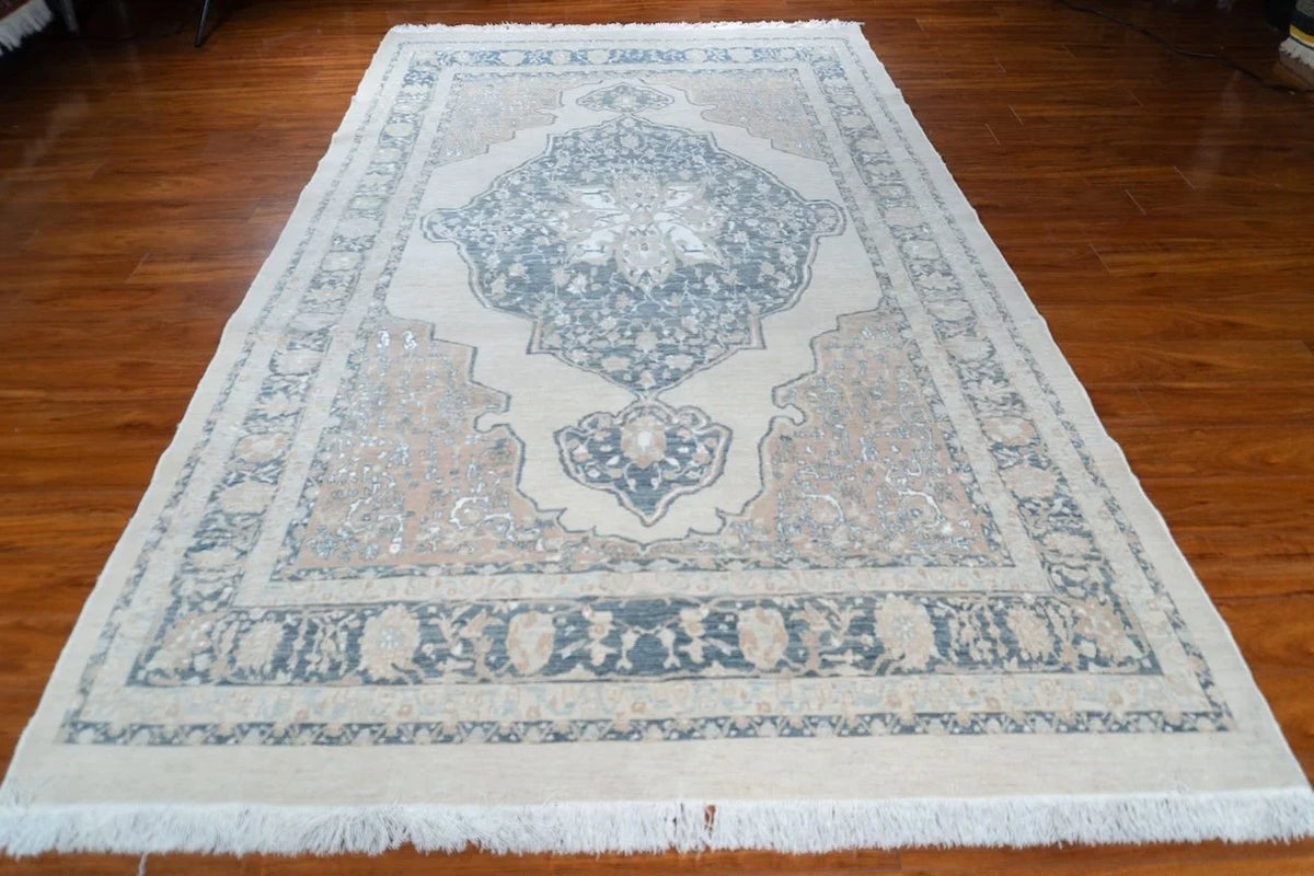 6'x10'5" Senneh, Classic