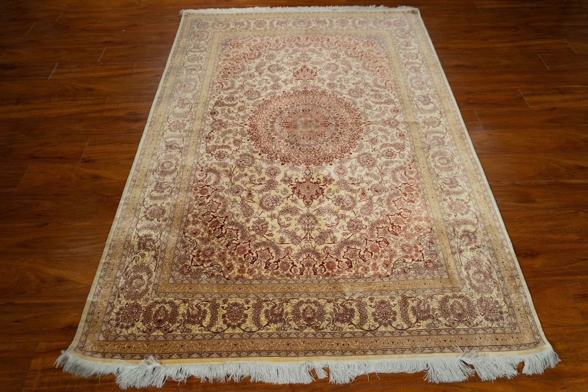 4'5"x6'6" Qum, Classic