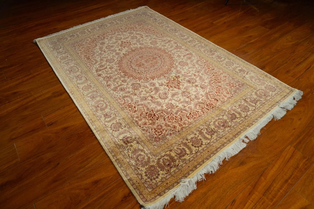 4'5"x6'6" Qum, Classic