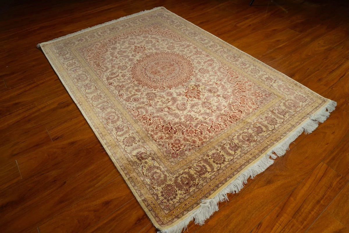 4'5"x6'6" Qum, Classic