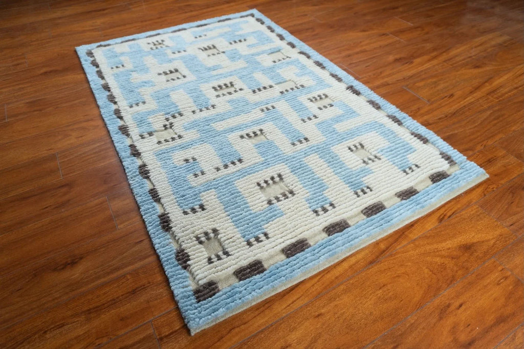 3'3"x5'2" Brita, Modern