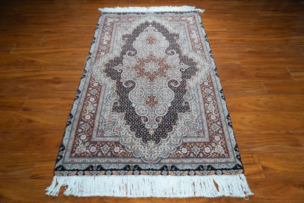 3'5"x5'5" Tabriz, Classic