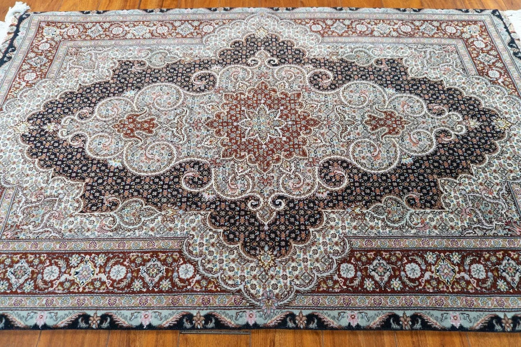 3'5"x5'5" Tabriz, Classic