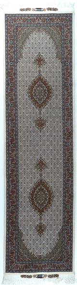 2'7"x10'2" Tabriz, Classic
