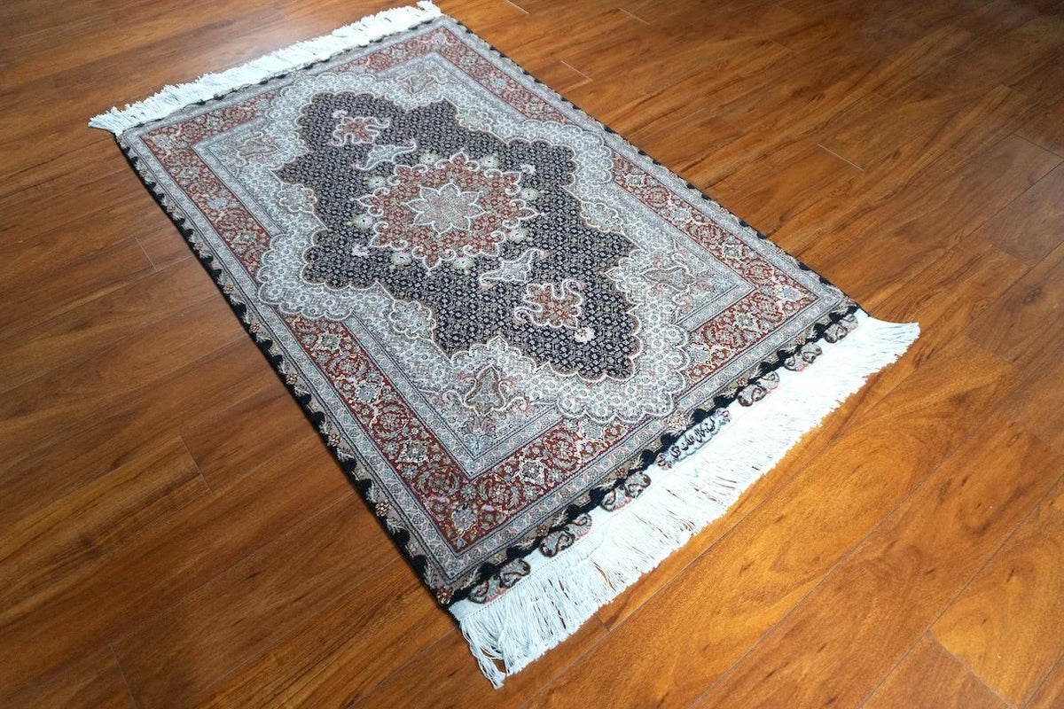 3'3"x5'2" Tabriz, Classic