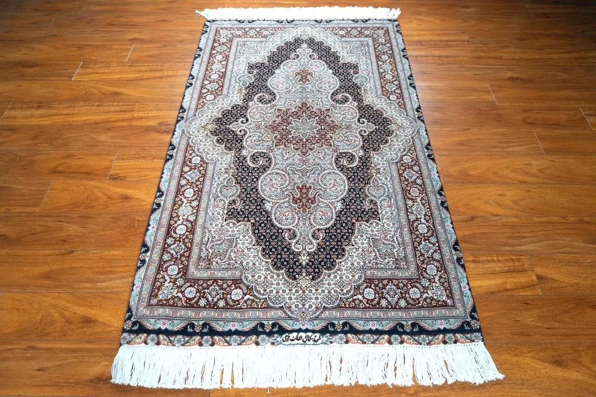 3'4"x5'2" Tabriz, Classic