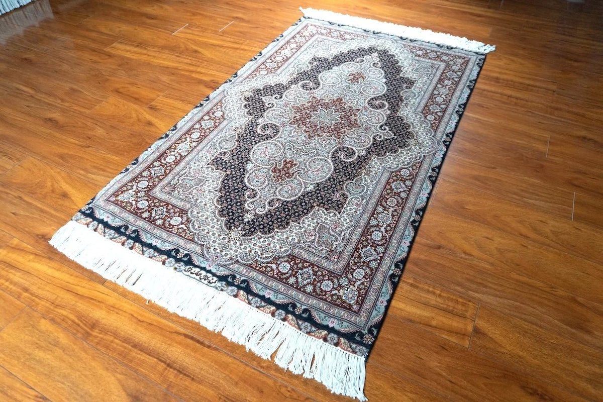 3'4"x5'2" Tabriz, Classic