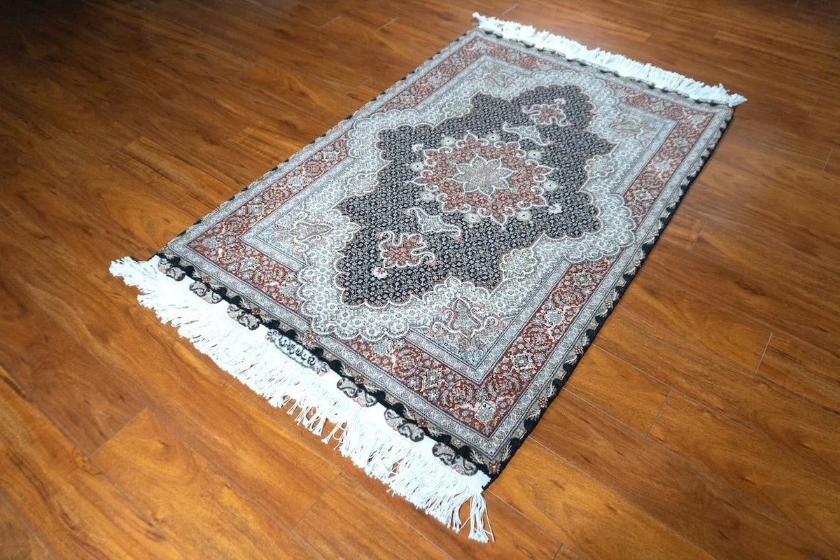 3'5"x5'5" Tabriz, Classic
