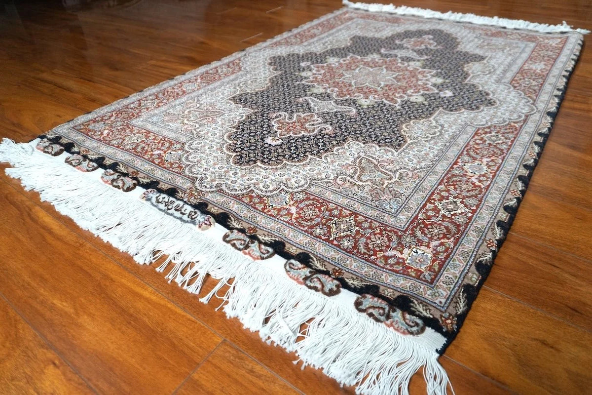 3'5"x5'5" Tabriz, Classic