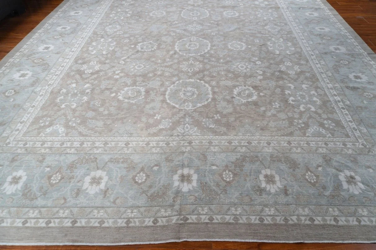 12'2"x15'3" Sultanabad, Classic
