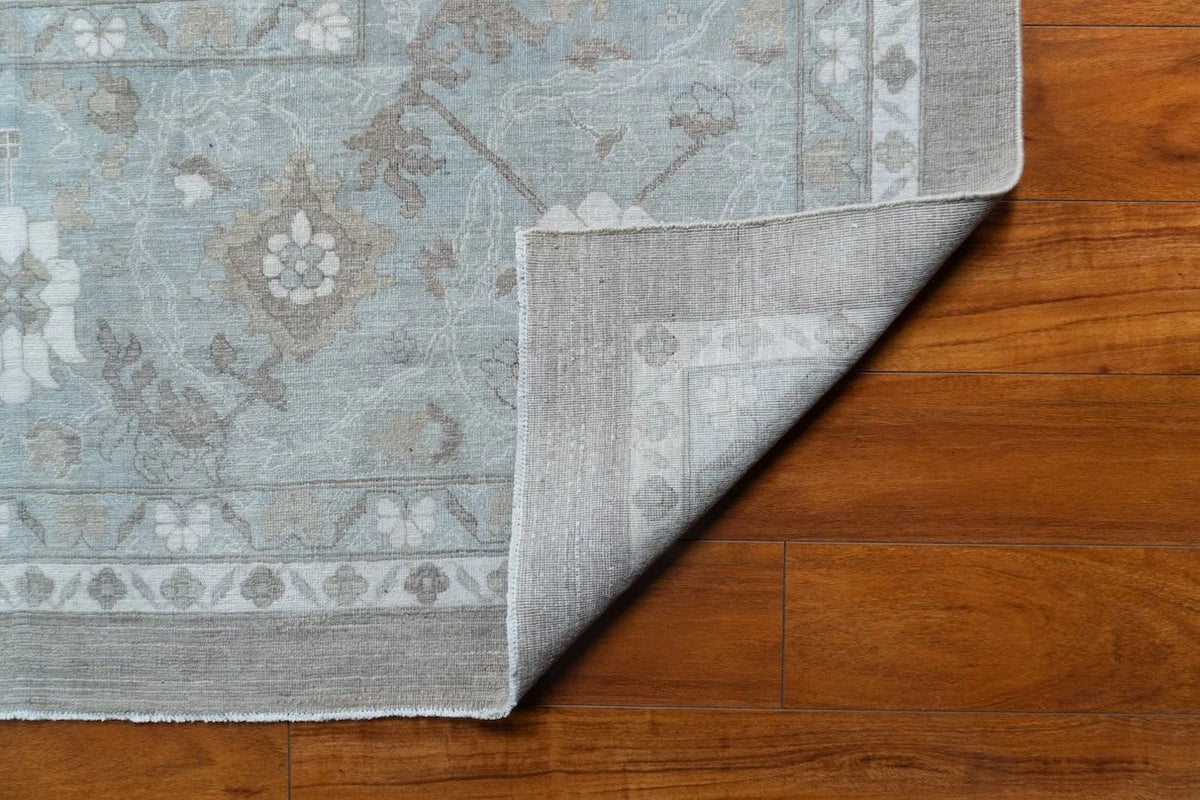 12'2"x15'3" Sultanabad, Classic