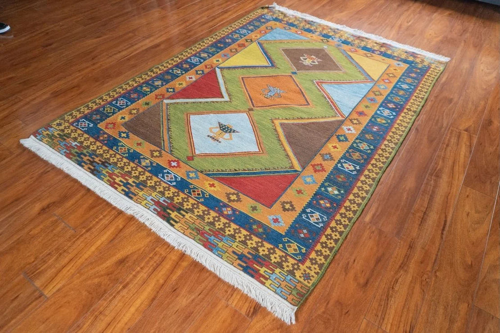 4'10"x6'8" Qashqaii, Tribal