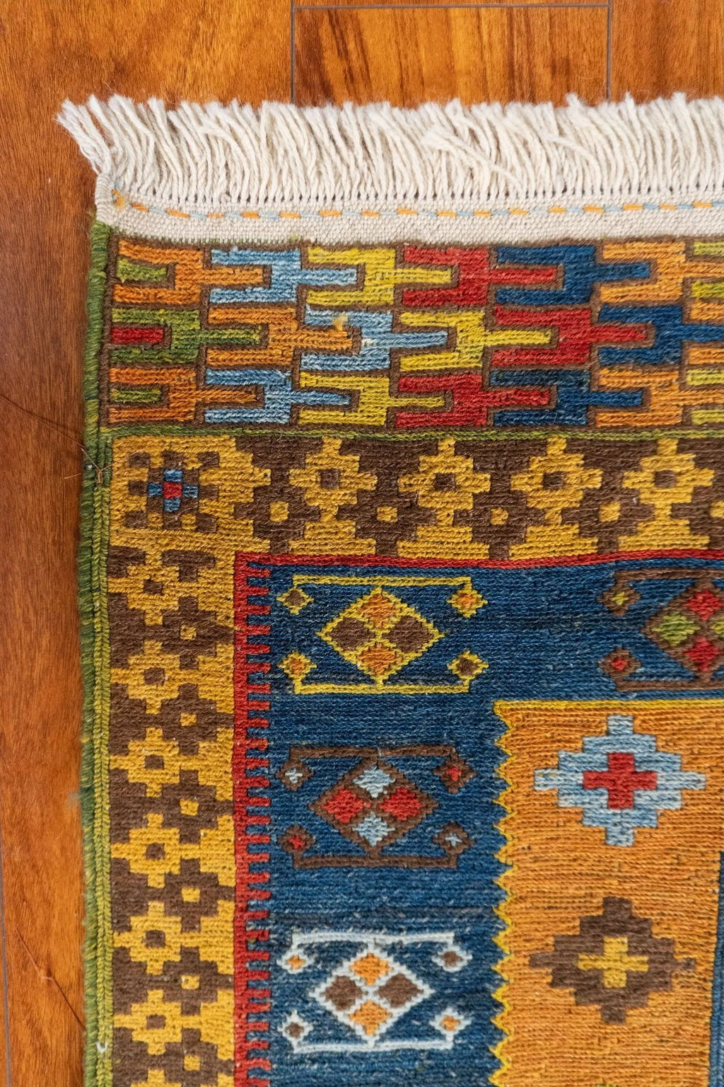 4'10"x6'8" Qashqaii, Tribal