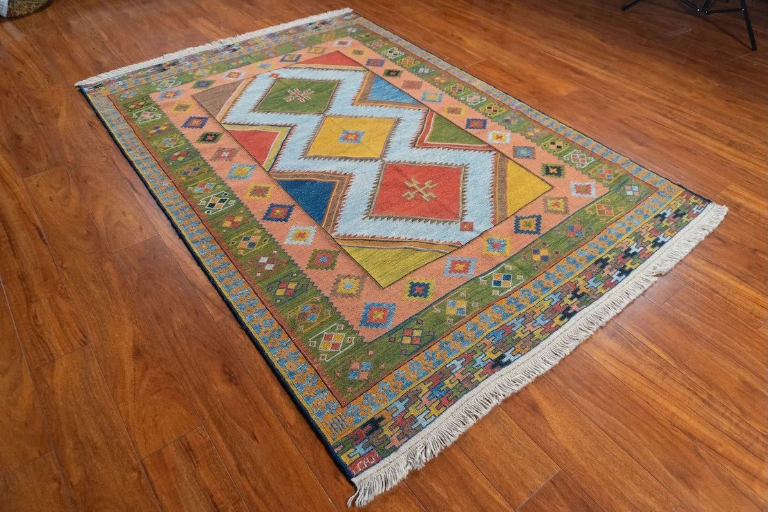 4'9"x6'10" Qashqaii, Tribal