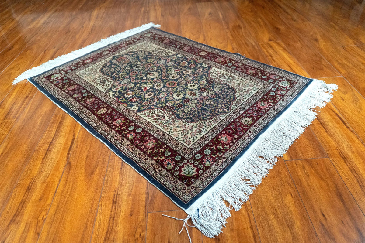2'10"x3'8" Hereke