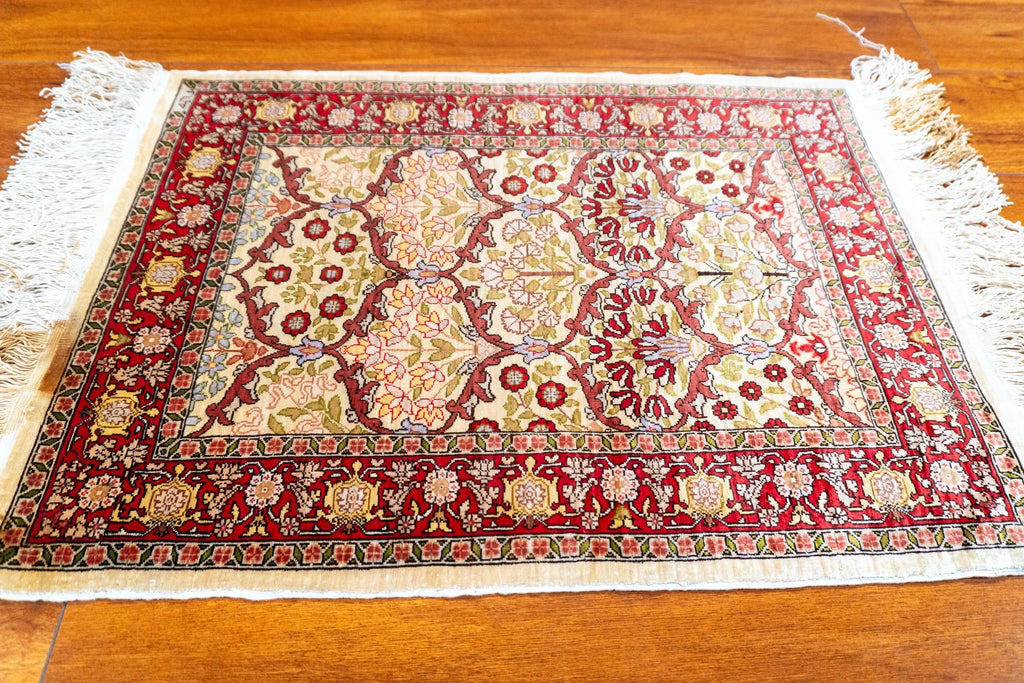 1' 6 X 2' 1"" Hereke, Antique