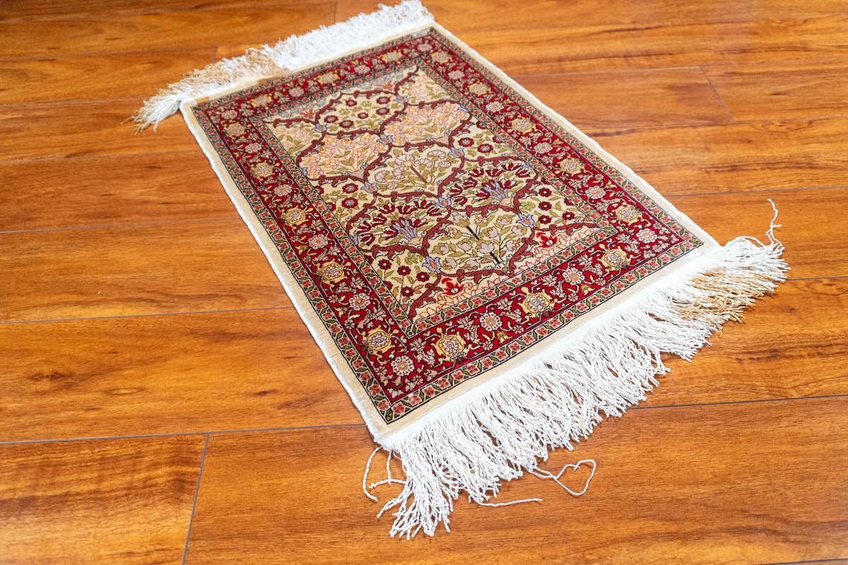1' 6 X 2' 1"" Hereke, Antique