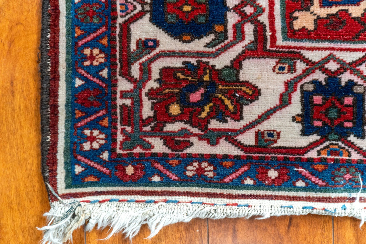 5'3"x8'3" Bakhtiari, Antique