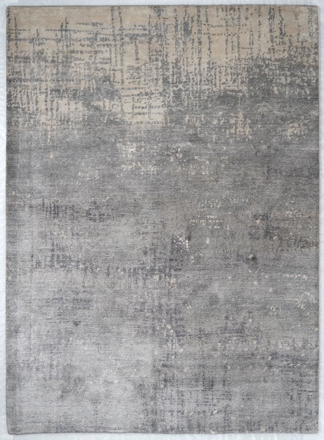 Available in standard sizes Alvand Indian Traditional Rug