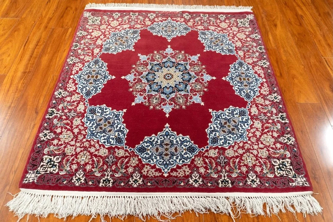 4'4"x 4'9" Isfahan, Classic