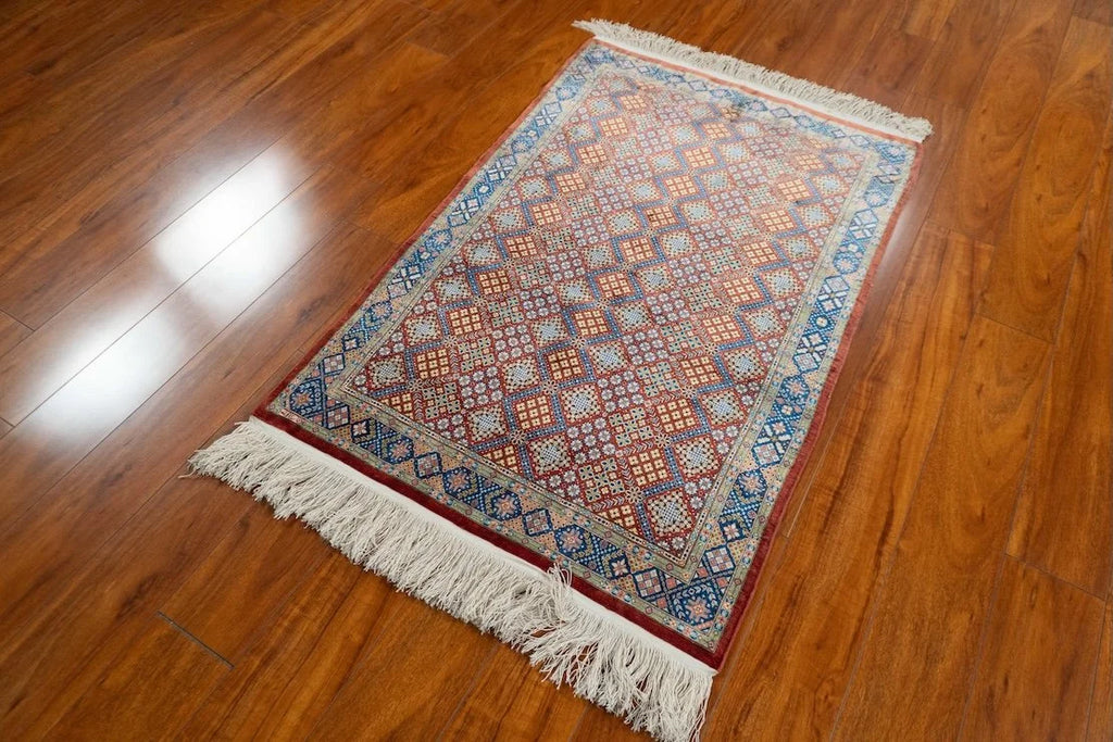 2'9"x 4'10" Hereke, Classic
