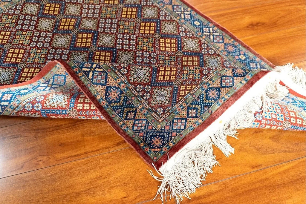 2'9"x 4'10" Hereke, Classic