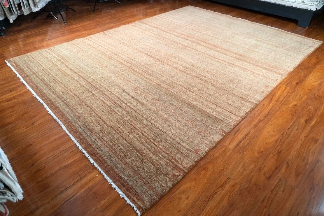 8'11"x 12'3" Kaylash, Transitional
