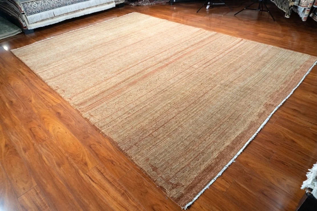 8'11"x 12'3" Kaylash, Transitional
