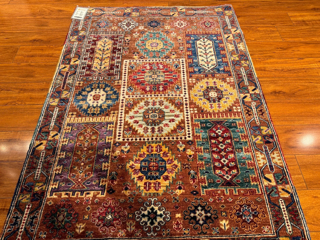 3'2"x4'10" Caucasian, Tribal