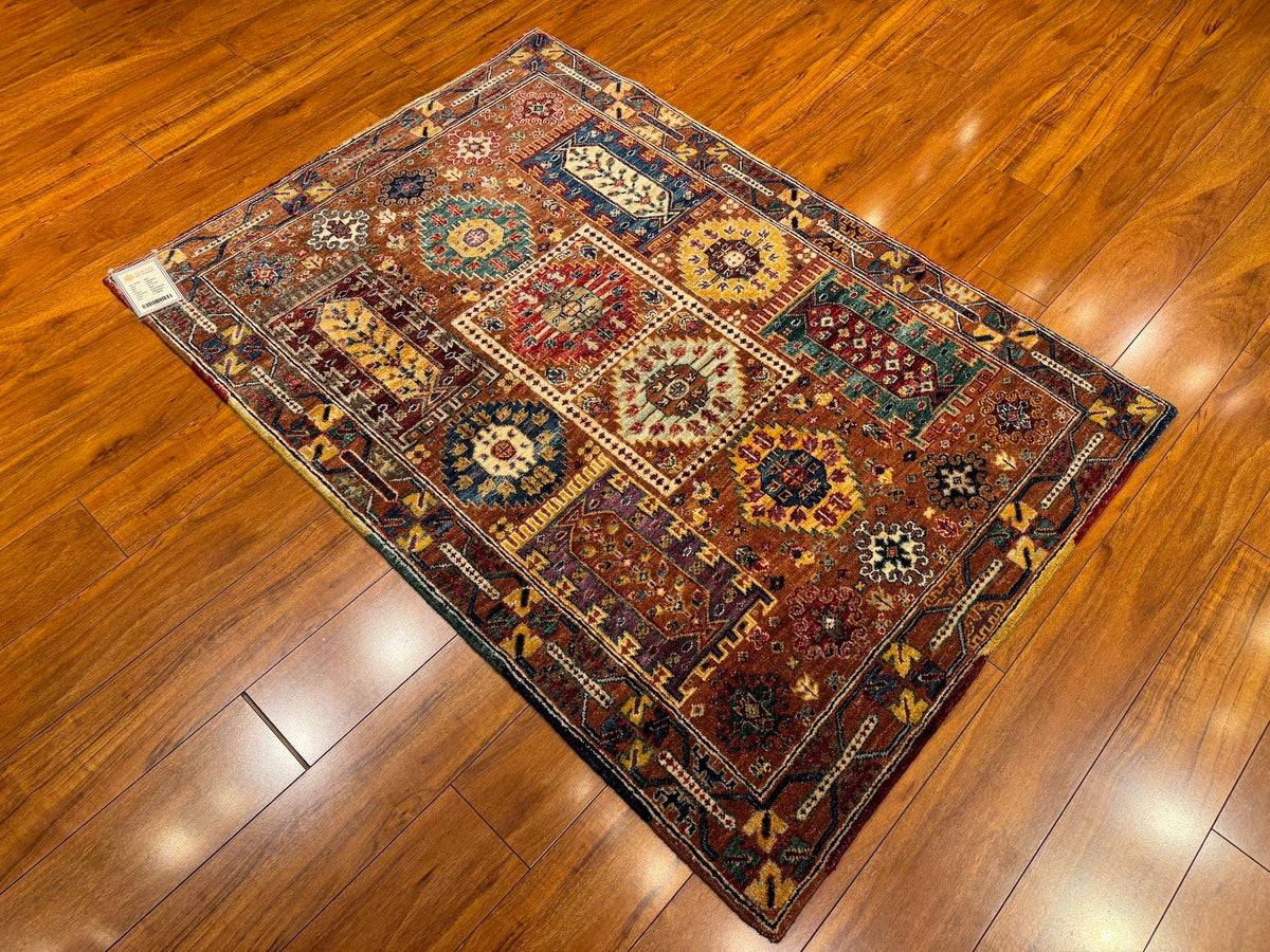 3'2"x4'10" Caucasian, Tribal