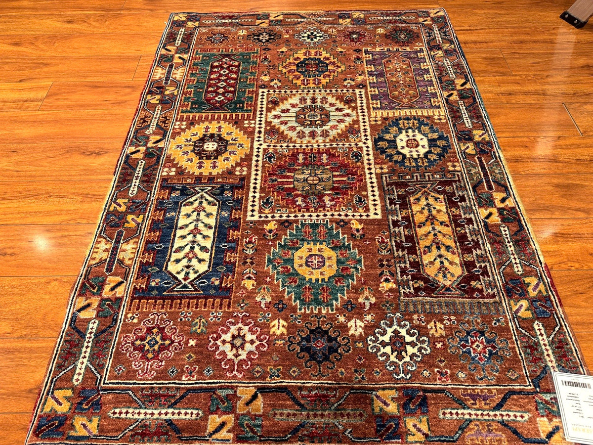 3'2"x4'10" Caucasian, Tribal