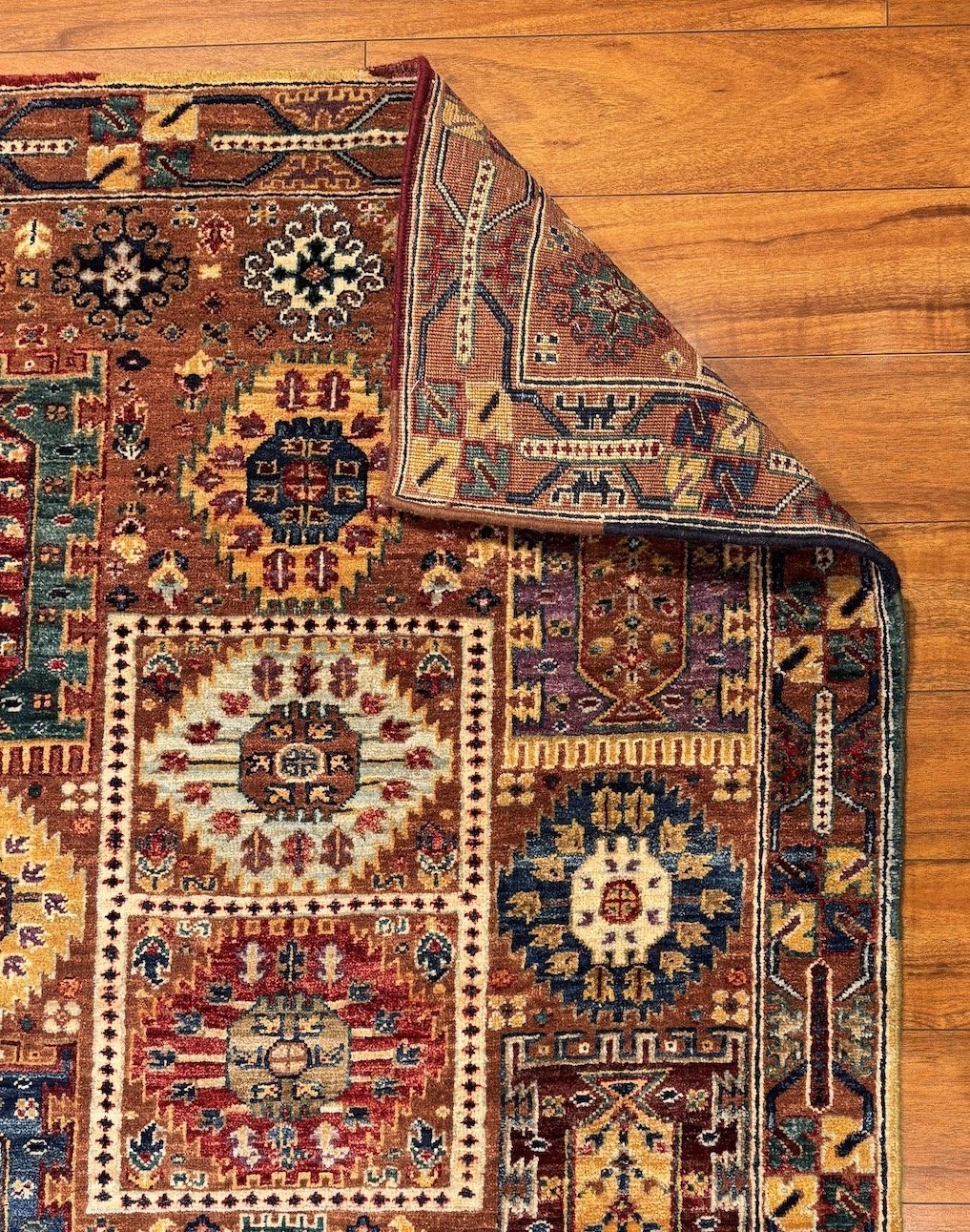 3'2"x4'10" Caucasian, Tribal