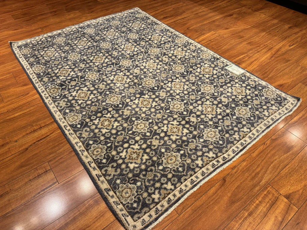 4'1"x5'10" Flavia, Transitional