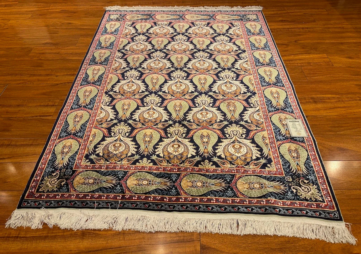4'3"x5'10" Qaisari, Classic