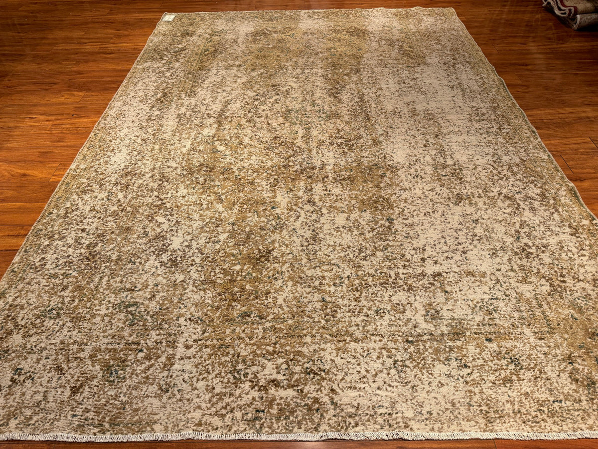 7'2"x10'7" Vintage, Transitional